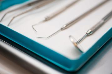 Dentist equipment in a tray